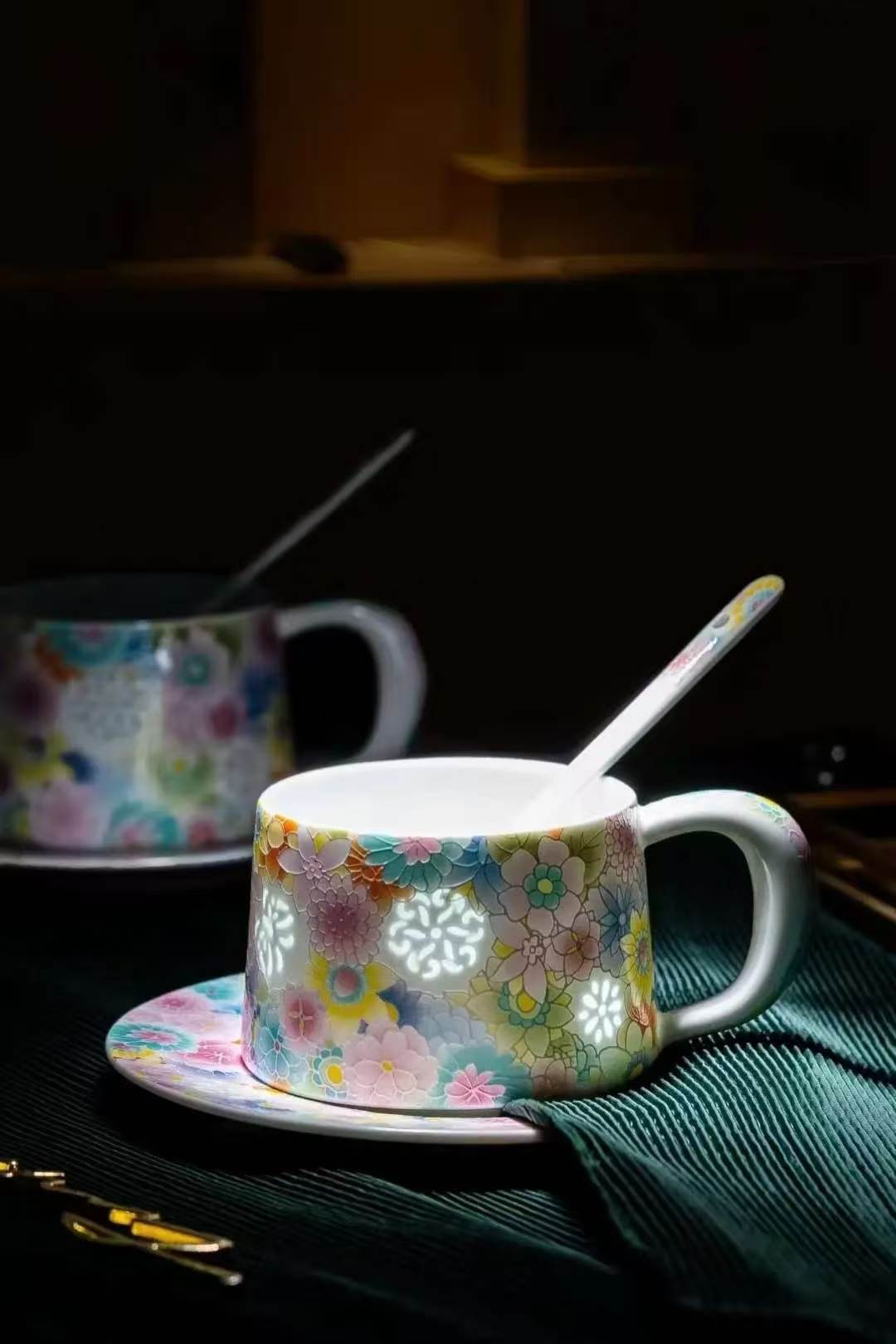 粉彩花卉玲珑瓷咖啡杯3